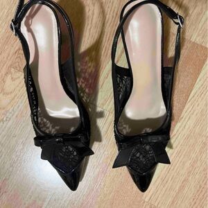 Elegant Black Women's Shoes with Bow Detail
